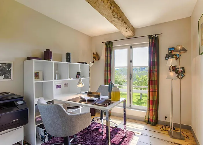 Holiday home Manor House And Its Park In The Heart Of Calvados Saint-Martin-aux-Chartrains