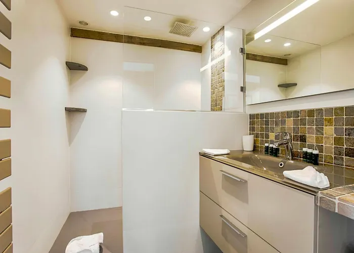 Holiday home Manor House And Its Park In The Heart Of Calvados Saint-Martin-aux-Chartrains